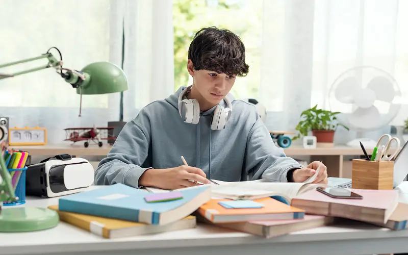 The-Complete-Guide-to-Studying-E-Commerce-on-Your-Own